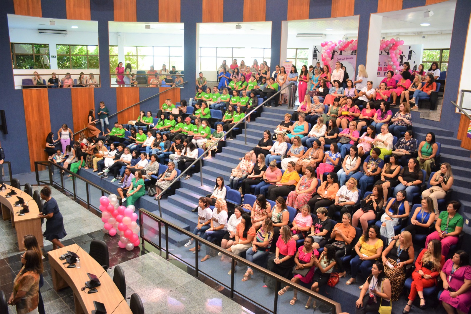 Evento reuniu mulheres da política, lideranças e um grande público no Plenário da Casa. Foto: Divulgação CMSJP